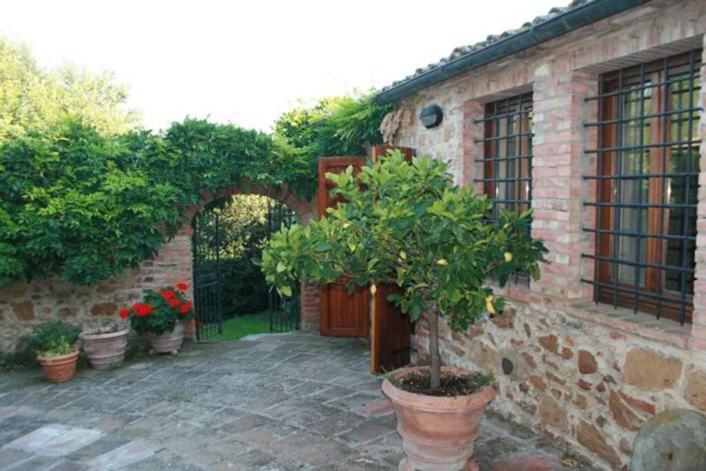 فيلا Podere Gli Oppi Toscana Petroio المظهر الخارجي الصورة