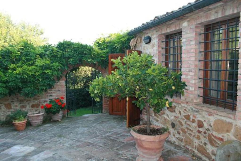 فيلا Podere Gli Oppi Toscana Petroio المظهر الخارجي الصورة
